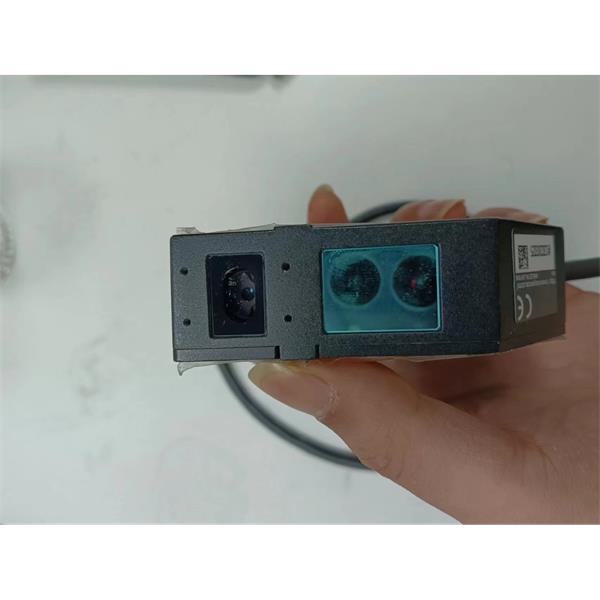 日本KEYENCE基恩士LK-G5000高精度CMOS激光位移傳感器控制器電纜CB-A30