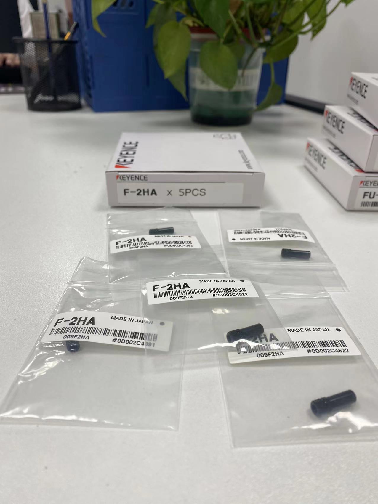 KEYENCE基恩士 F-2HA光纖聚光鏡 (1).jpg